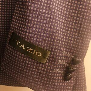 Boys Sz 14 Tazio Suit with Snap on Tie